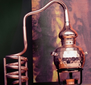 Curiosidades do cobre: Alambique para produção de cachaça artesanal